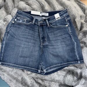 BNWT Judy blue shorts size large